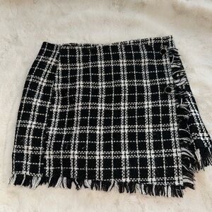 Knitted Dalia Black & White Skirt!